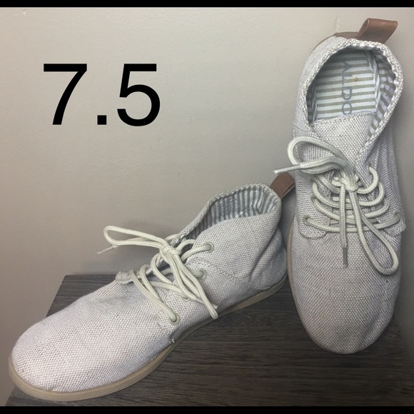 Shoes - Picture 2 of 5